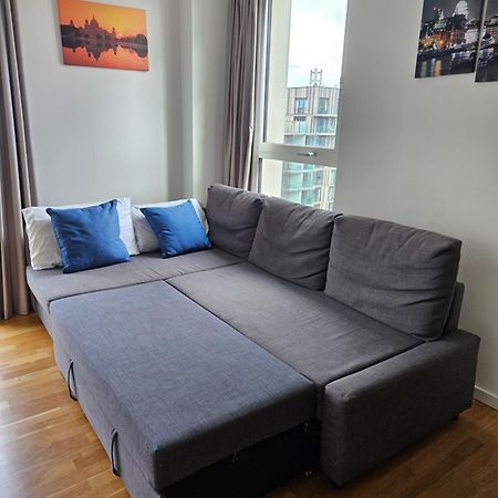 Lovely 2 Bedroom Flat With Balcony In Stratford London Kültér fotó