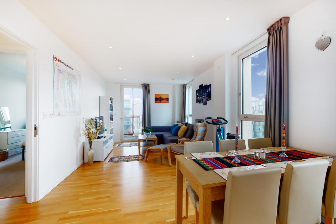 Lovely 2 Bedroom Flat With Balcony In Stratford London Kültér fotó