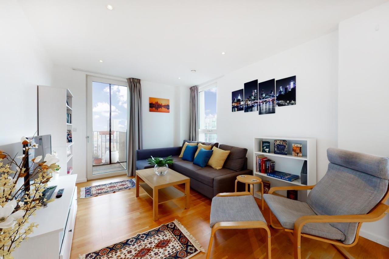 Lovely 2 Bedroom Flat With Balcony In Stratford London Kültér fotó